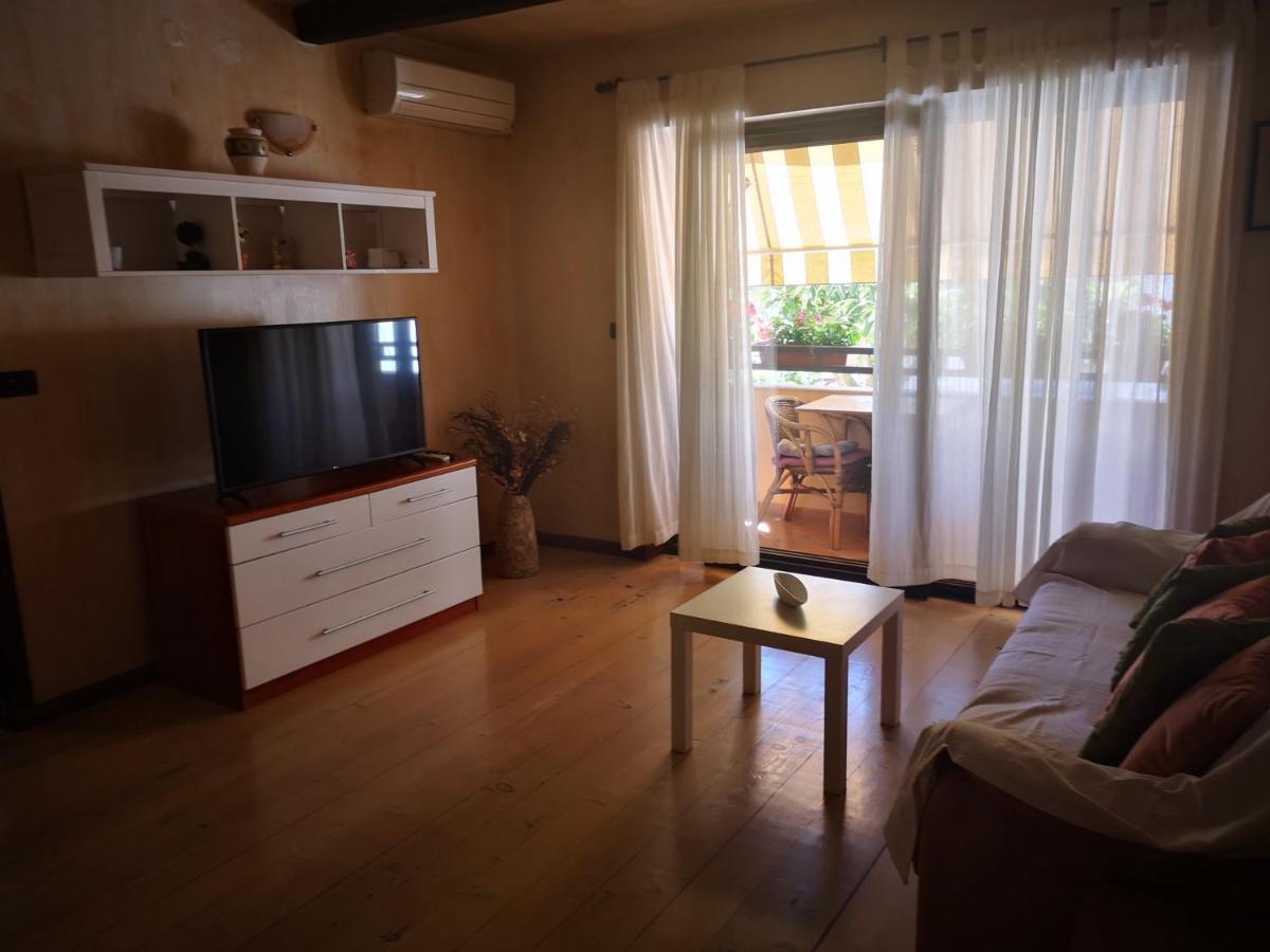 Apartment Marisa Porec Esterno foto